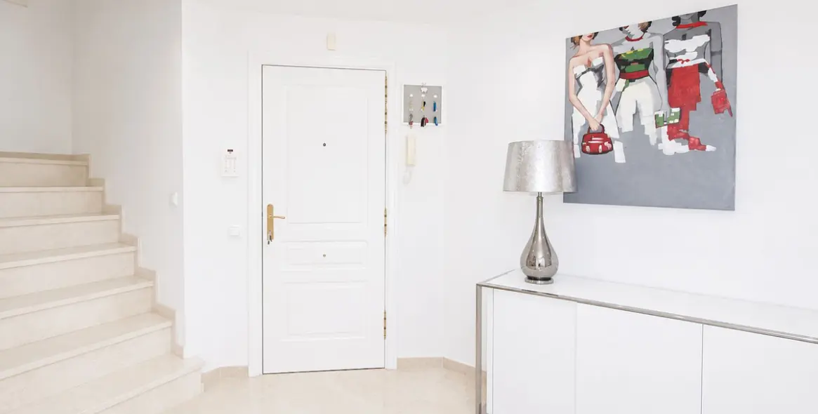 Venta de ático dúplex en Elviria 37
