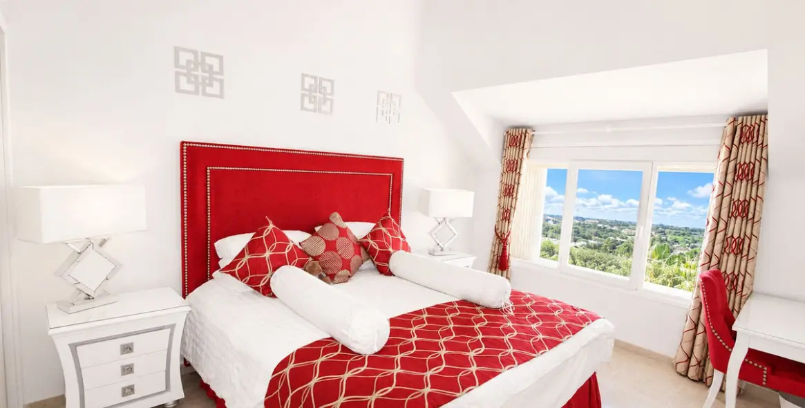 Venta de ático dúplex en Elviria 40