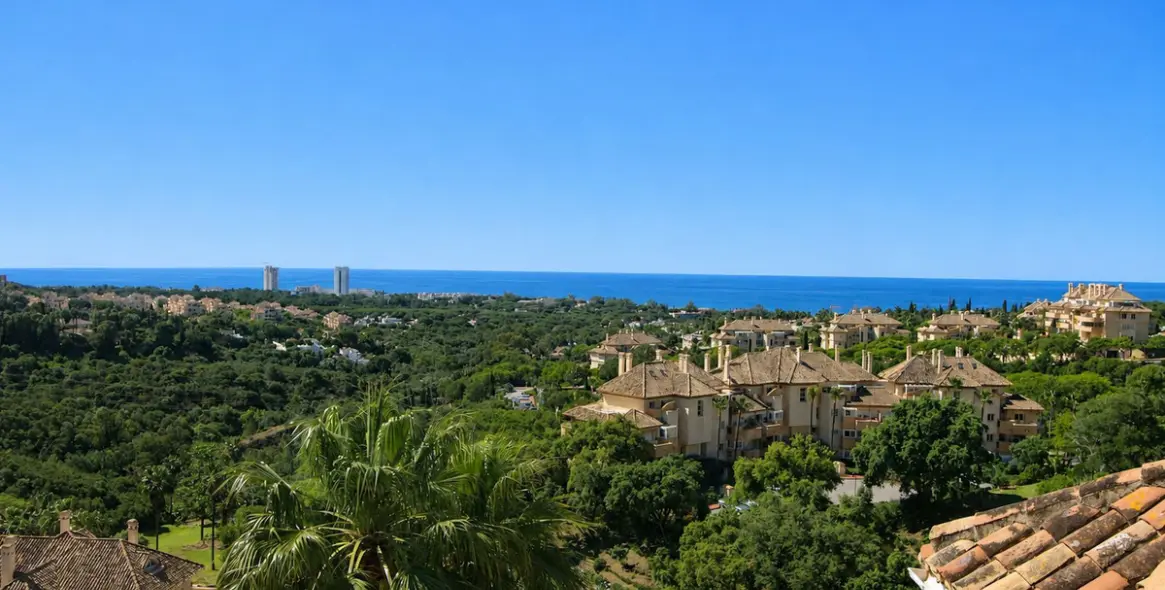 Venta de ático dúplex en Elviria 42
