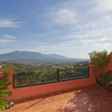 Sale of middle floor apartment in La Mairena