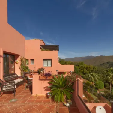 Sale of middle floor apartment in La Mairena
