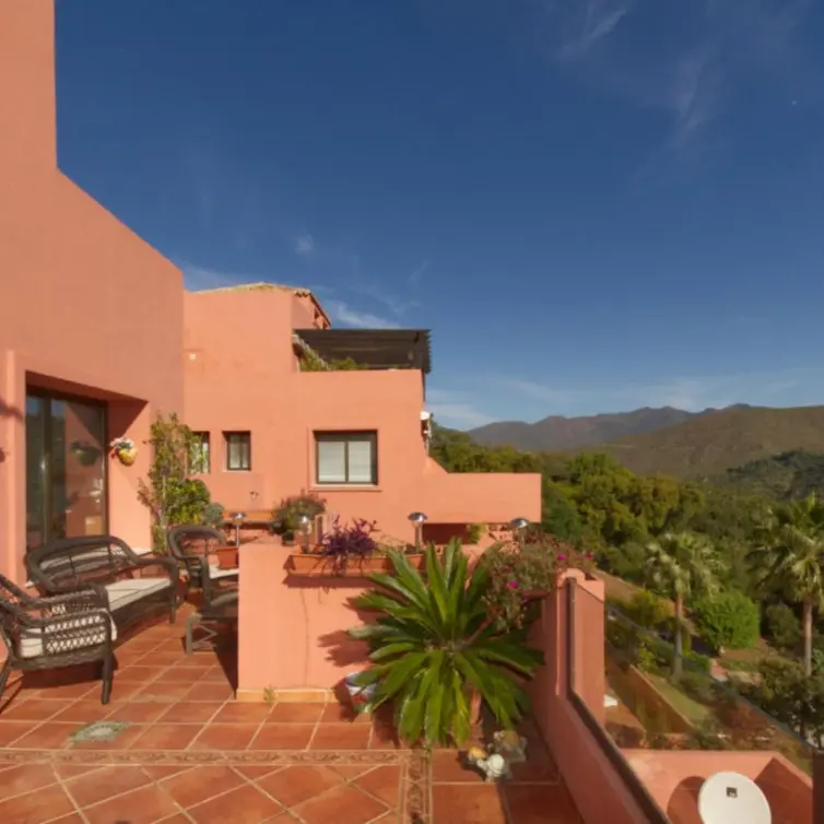 Sale of middle floor apartment in La Mairena