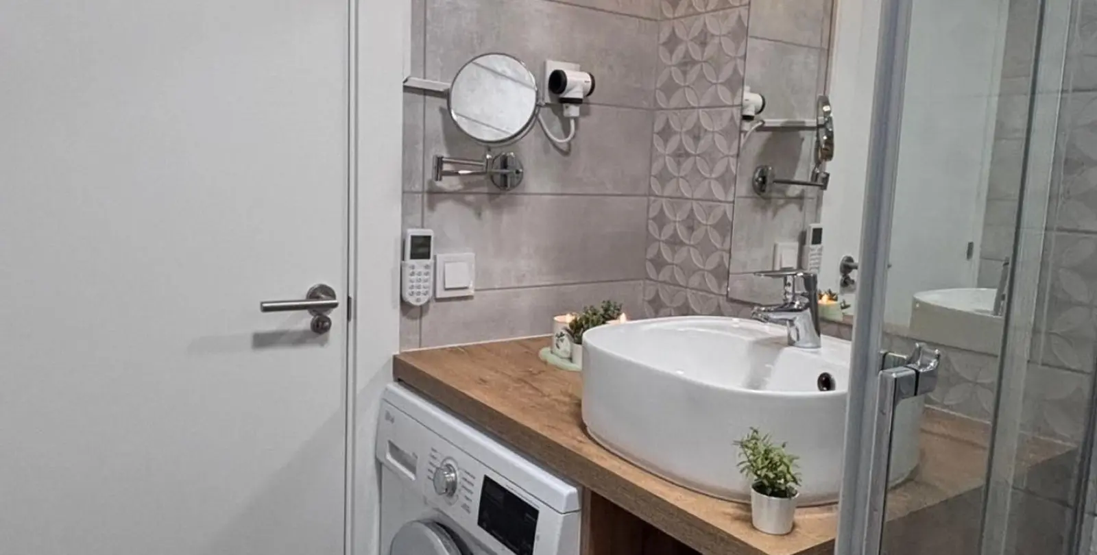 Venta de apartamento en planta baja en Las Lagunas 9