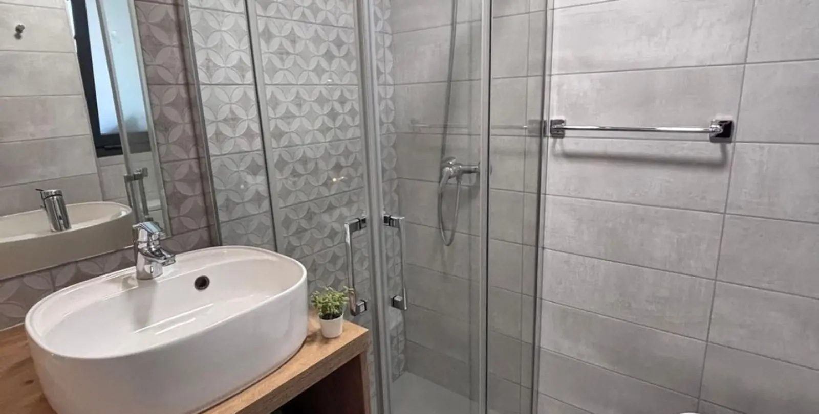 Venta de apartamento en planta baja en Las Lagunas 10