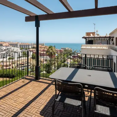 Sale of middle floor apartment in Benalmadena