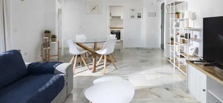 Sale of middle floor apartment in Benalmadena 2