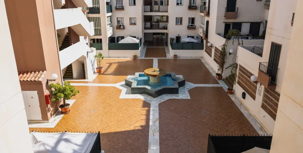 Sale of middle floor apartment in Benalmadena 21
