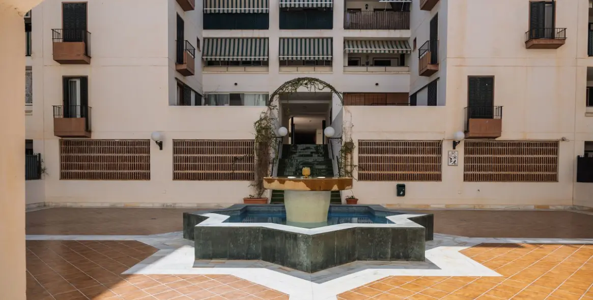 Sale of middle floor apartment in Benalmadena 27