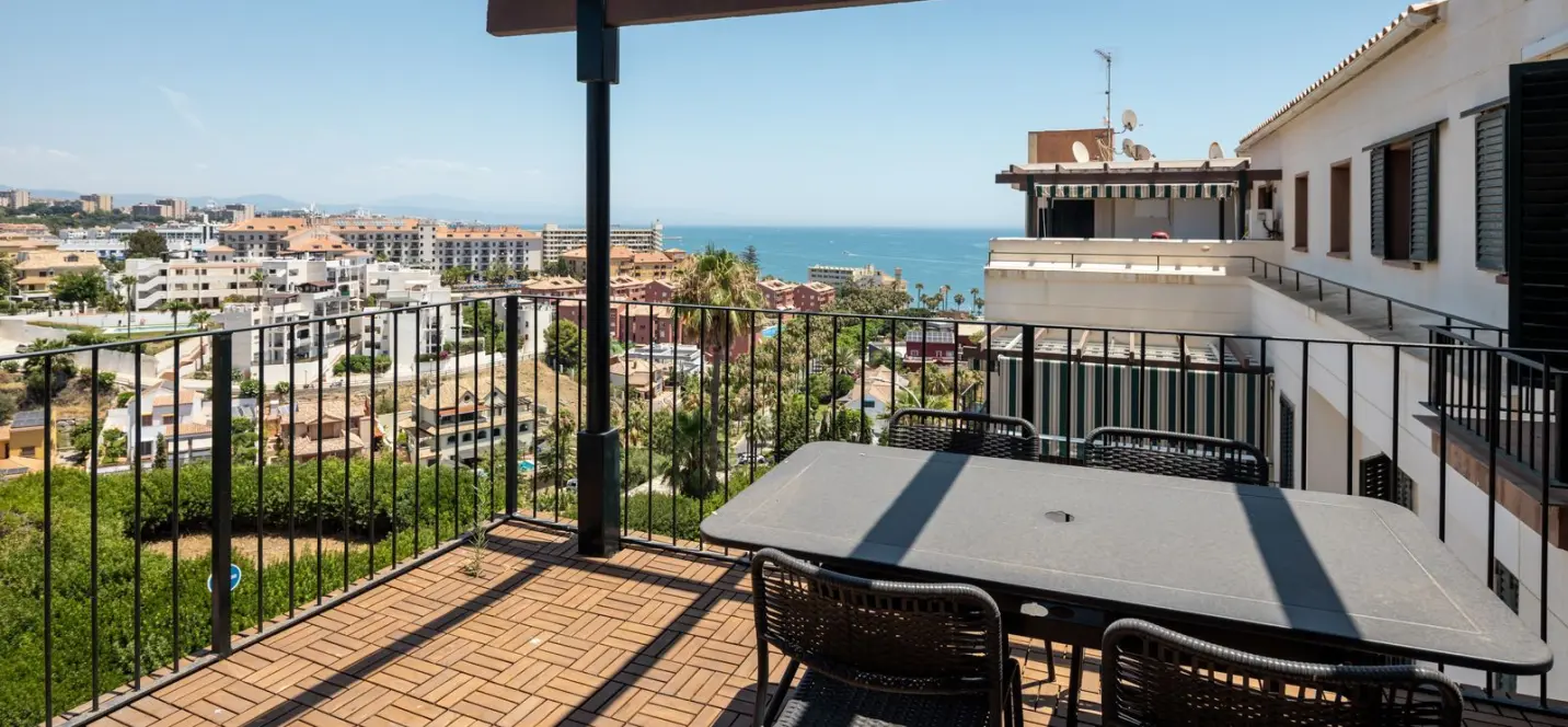 Venta de apartamento en planta media en Benalmadena 0