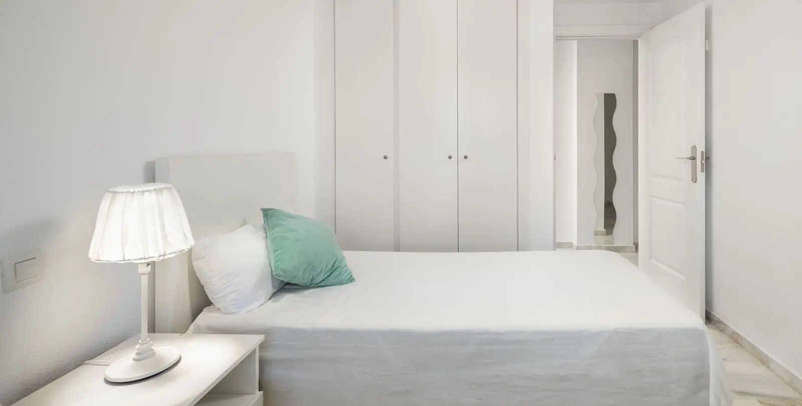 Sale of middle floor apartment in Benalmadena 20