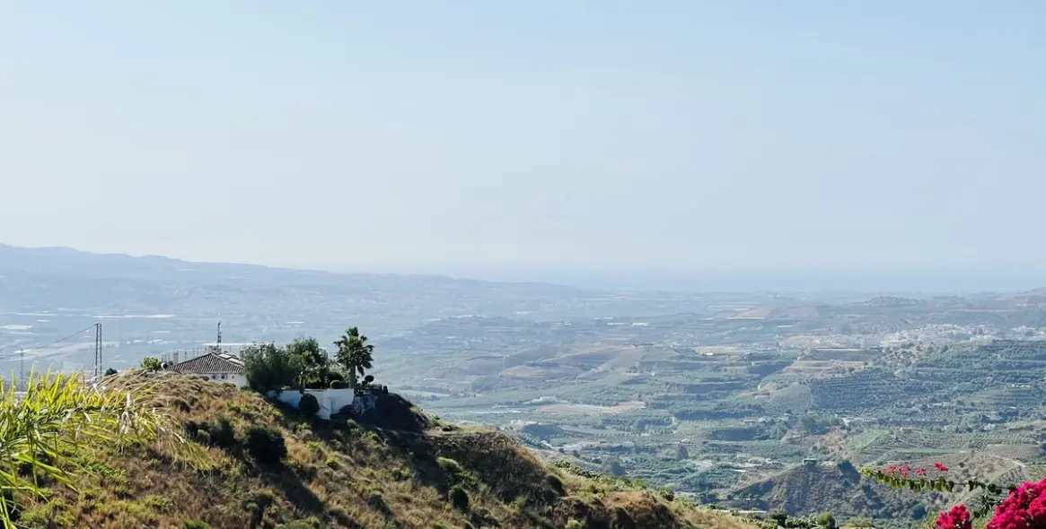 Venta de finca - cortijo en Almachar 1