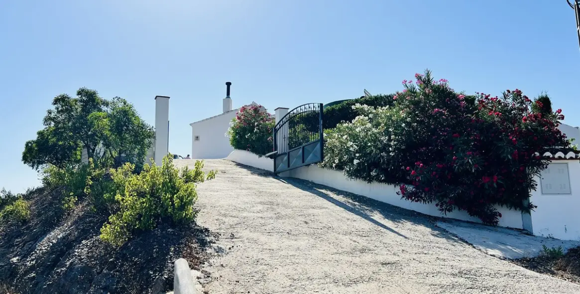 Venta de finca - cortijo en Almachar 2