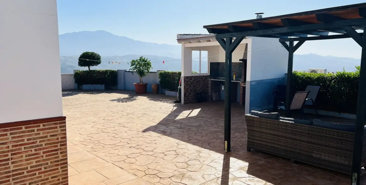 Venta de finca - cortijo en Almachar 8