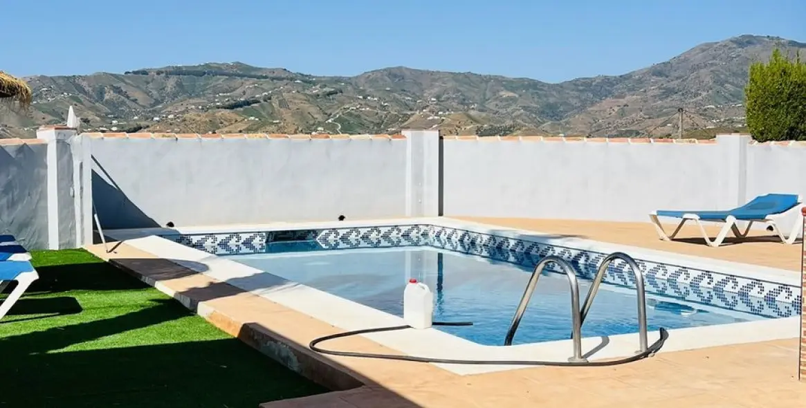 Venta de finca - cortijo en Almachar 19