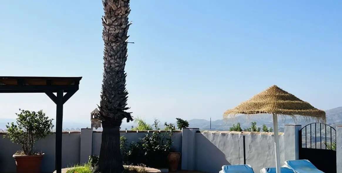 Venta de finca - cortijo en Almachar 26