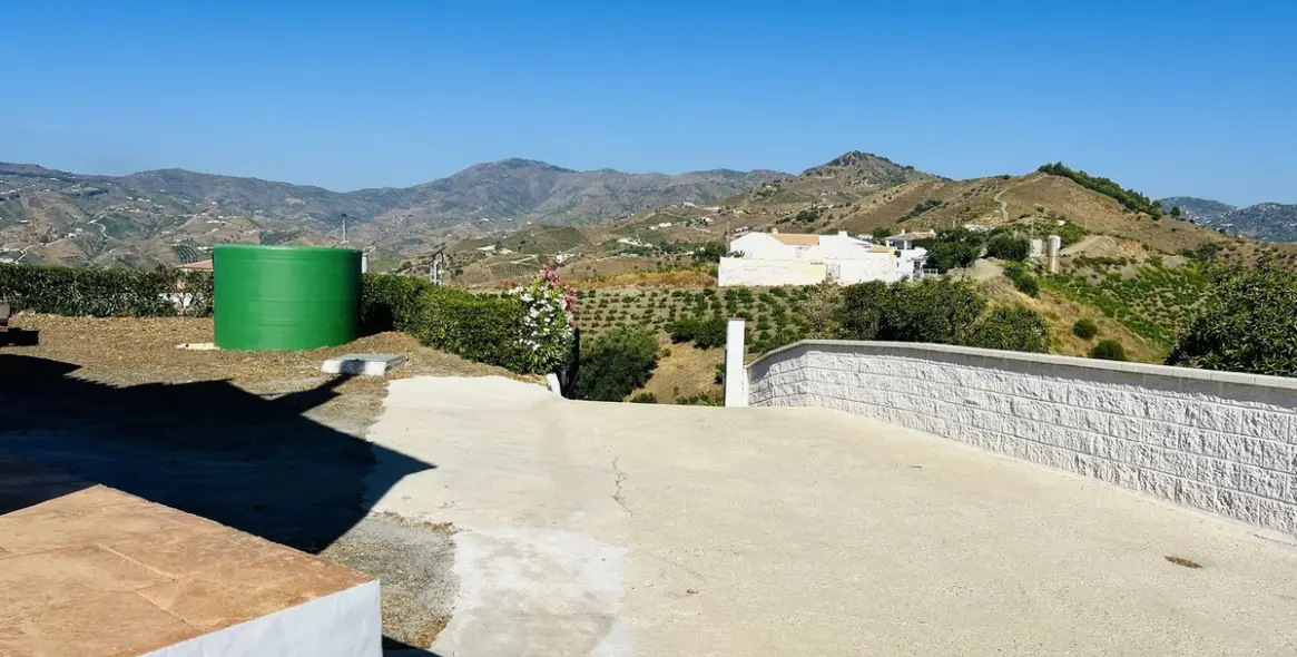 Venta de finca - cortijo en Almachar 33