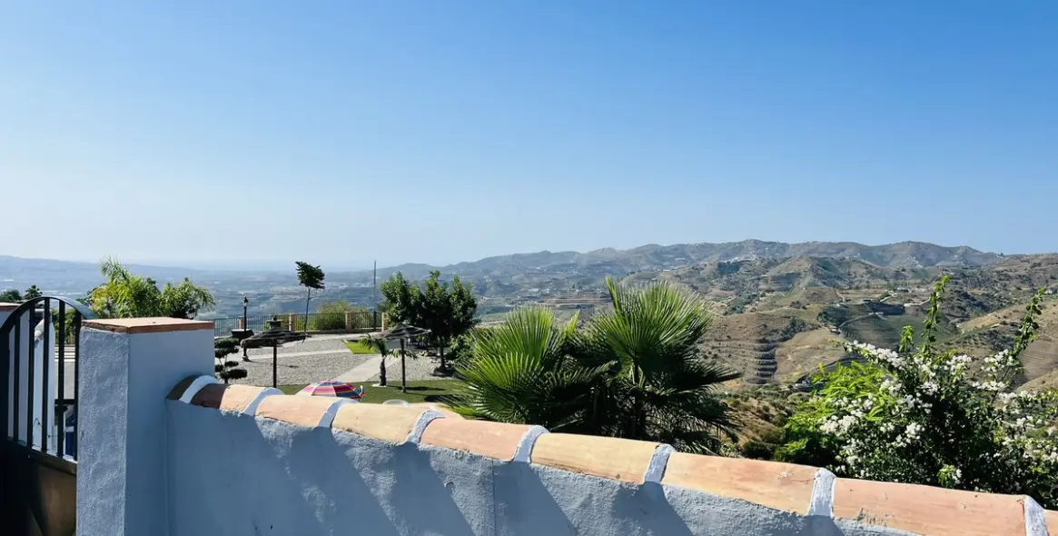 Venta de finca - cortijo en Almachar 34
