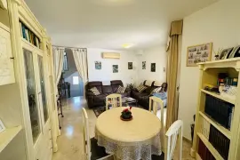 Image 4 thumb