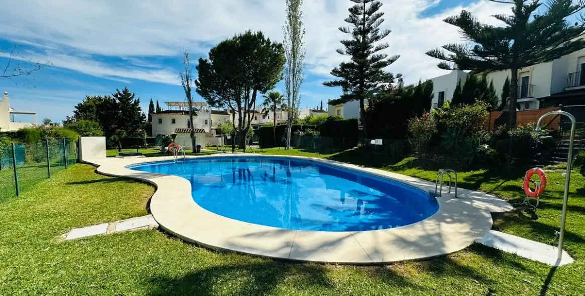 Sale of townhouse in Sierrezuela 24
