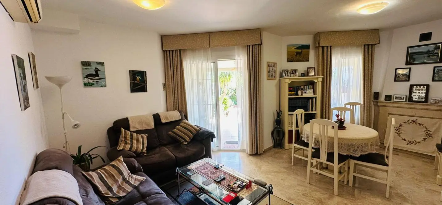 Venta de adosado en Sierrezuela 1