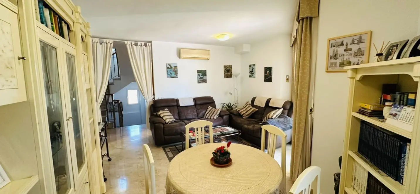 Venta de adosado en Sierrezuela 3