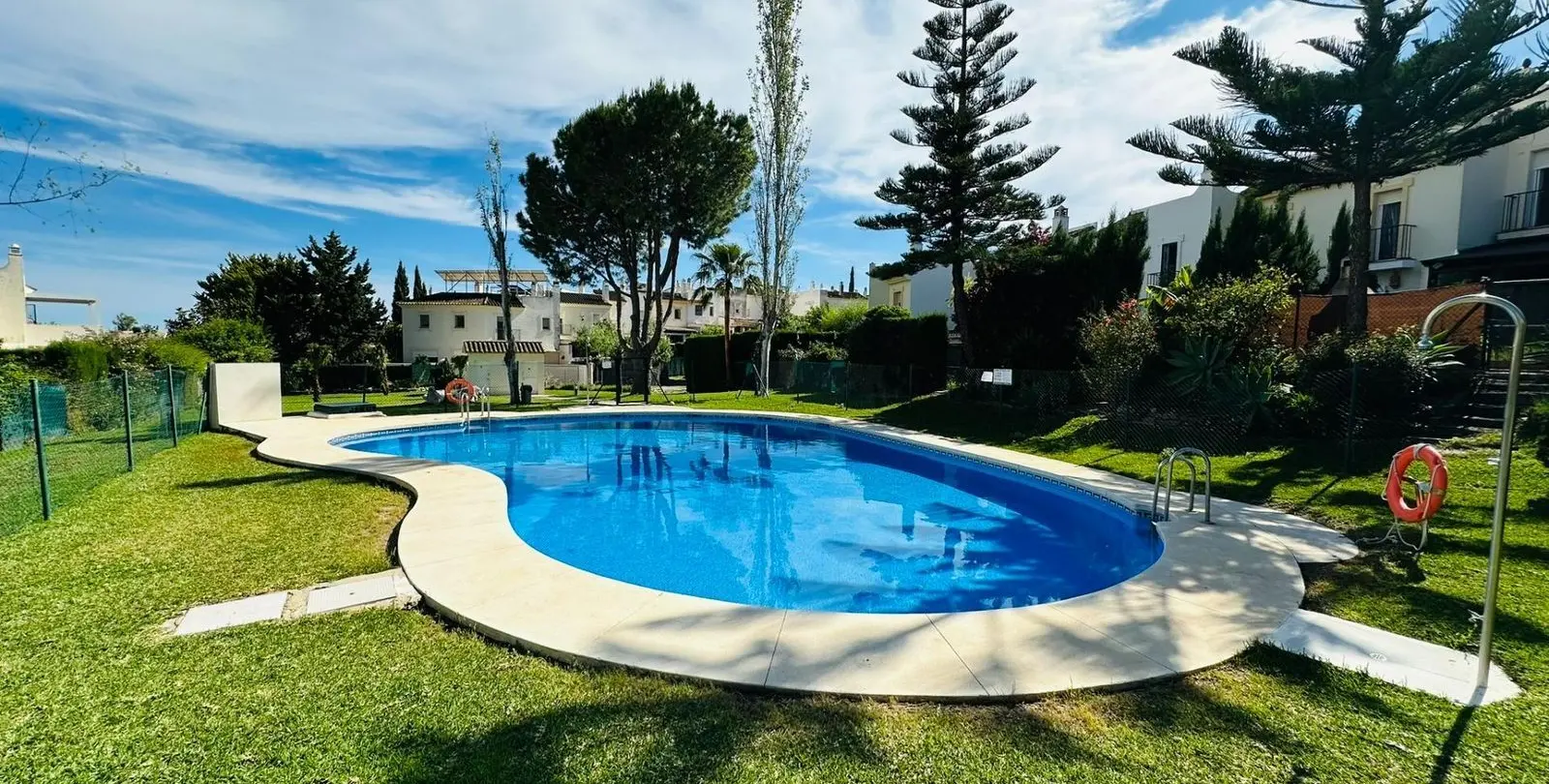 Sale of townhouse in Sierrezuela 24