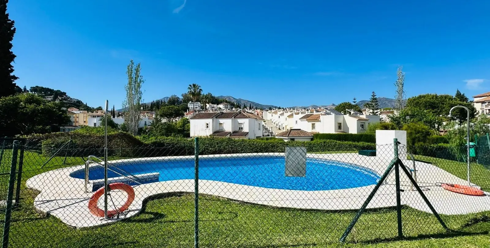 Sale of townhouse in Sierrezuela 26