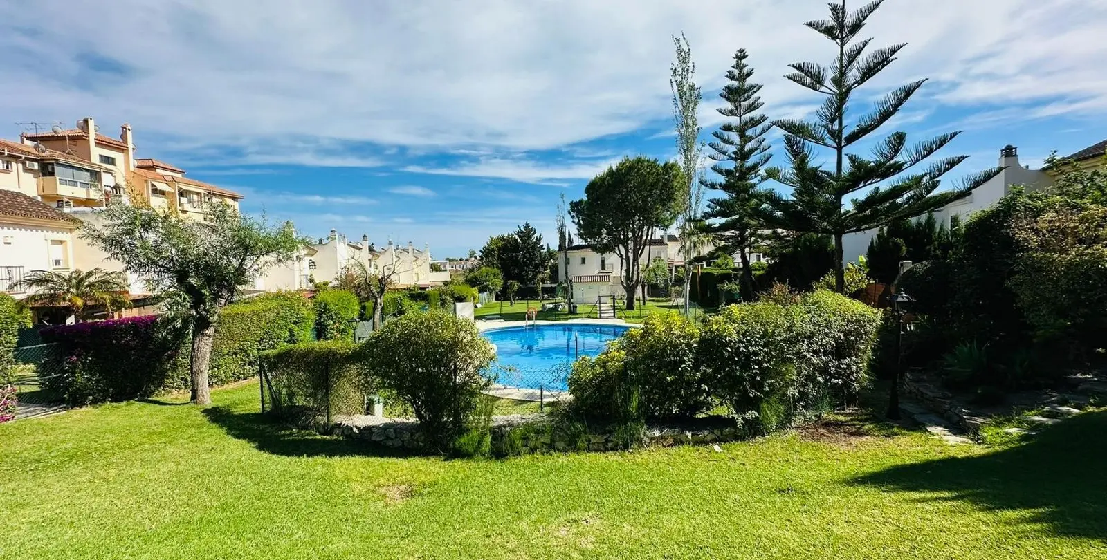 Sale of townhouse in Sierrezuela 32