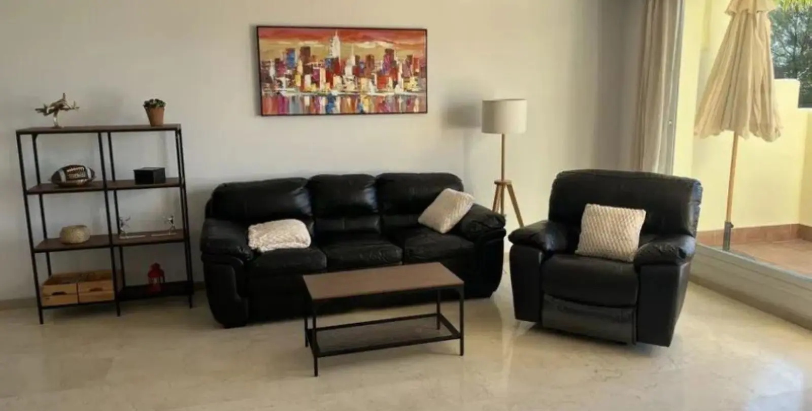 Sale of ground floor apartment in Benahavís 2