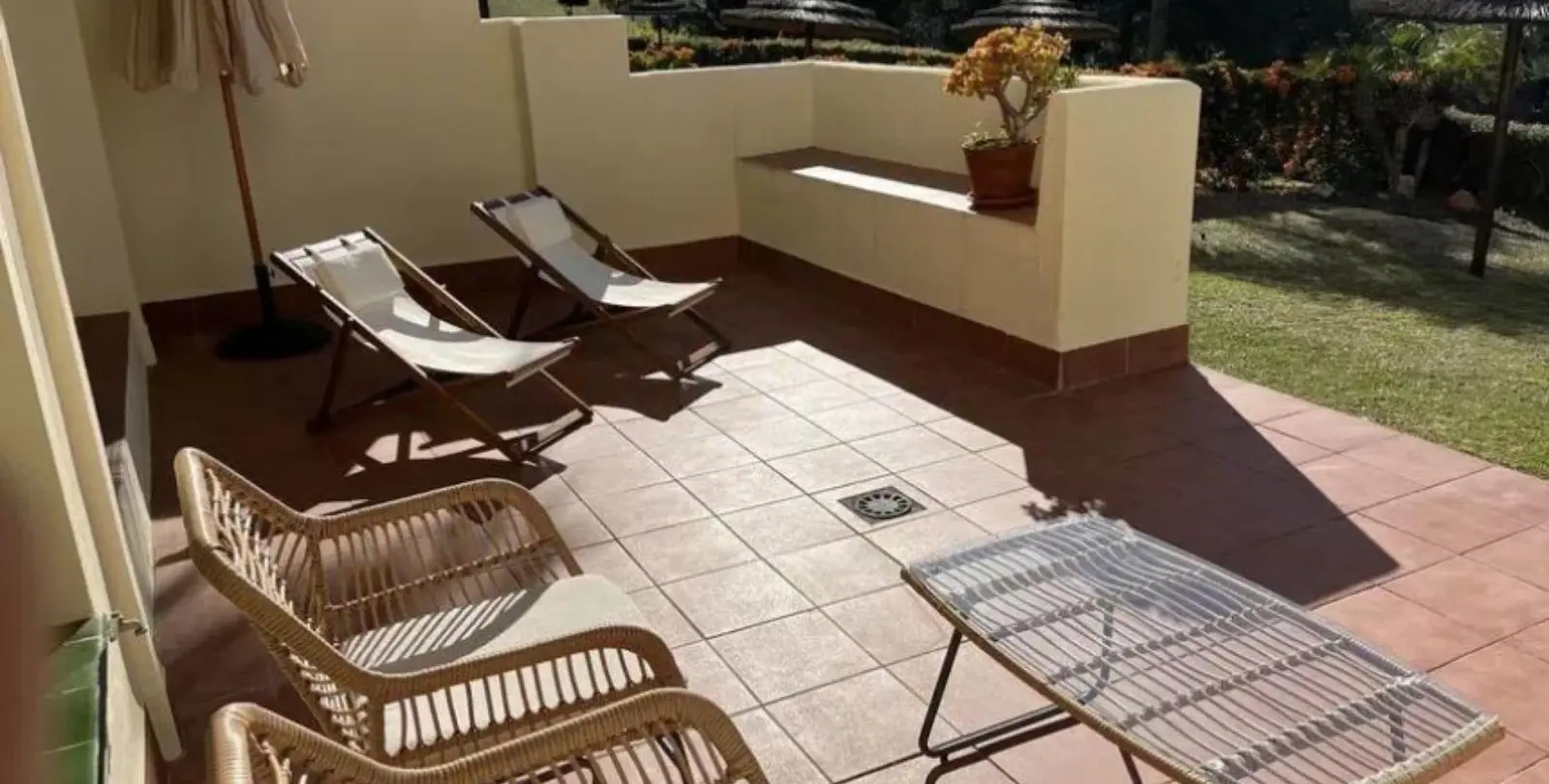 Sale of ground floor apartment in Benahavís 3