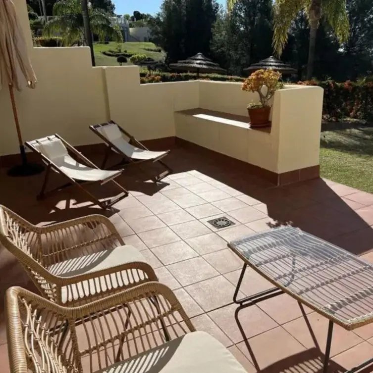 Sale of ground floor apartment in Benahavís