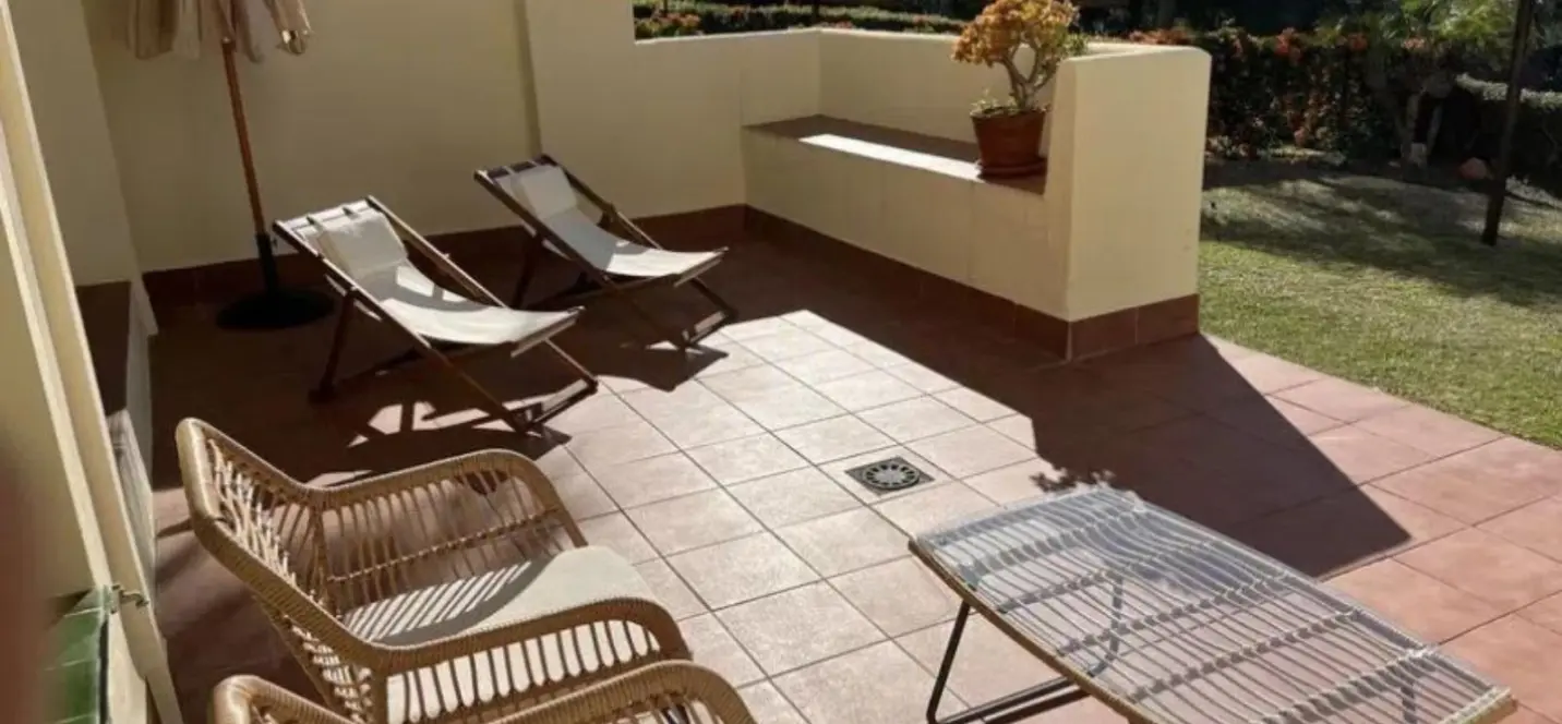 Sale of ground floor apartment in Benahavís 2