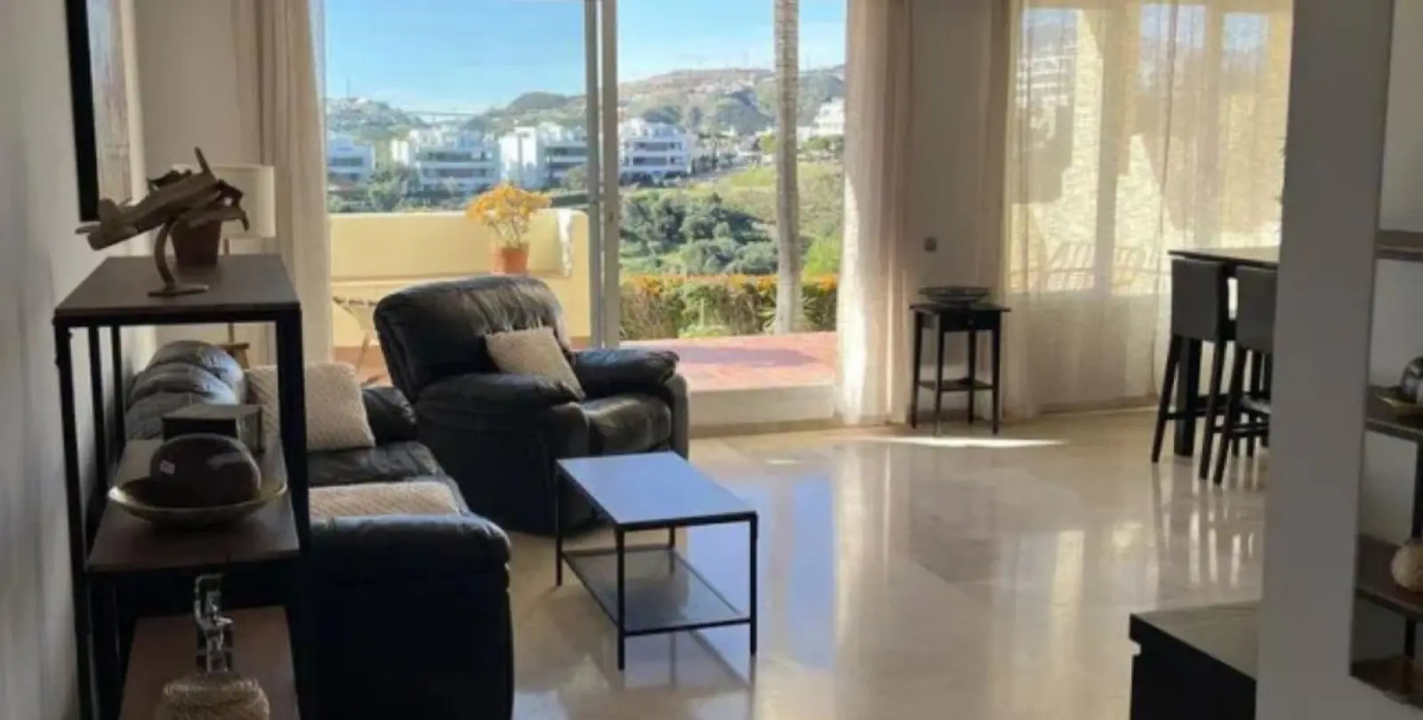 Sale of ground floor apartment in Benahavís 4