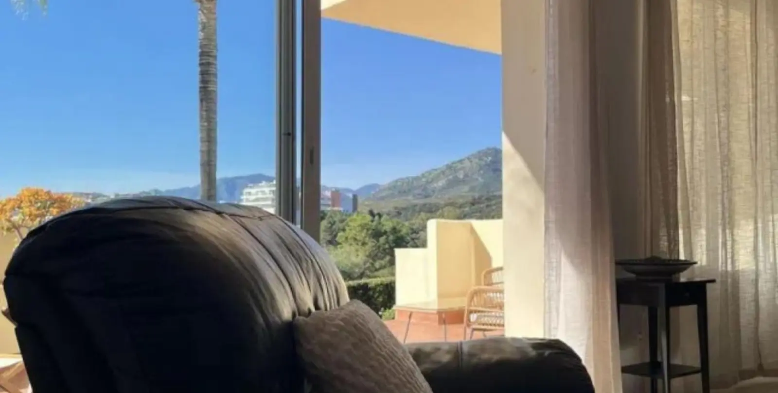 Sale of ground floor apartment in Benahavís 7