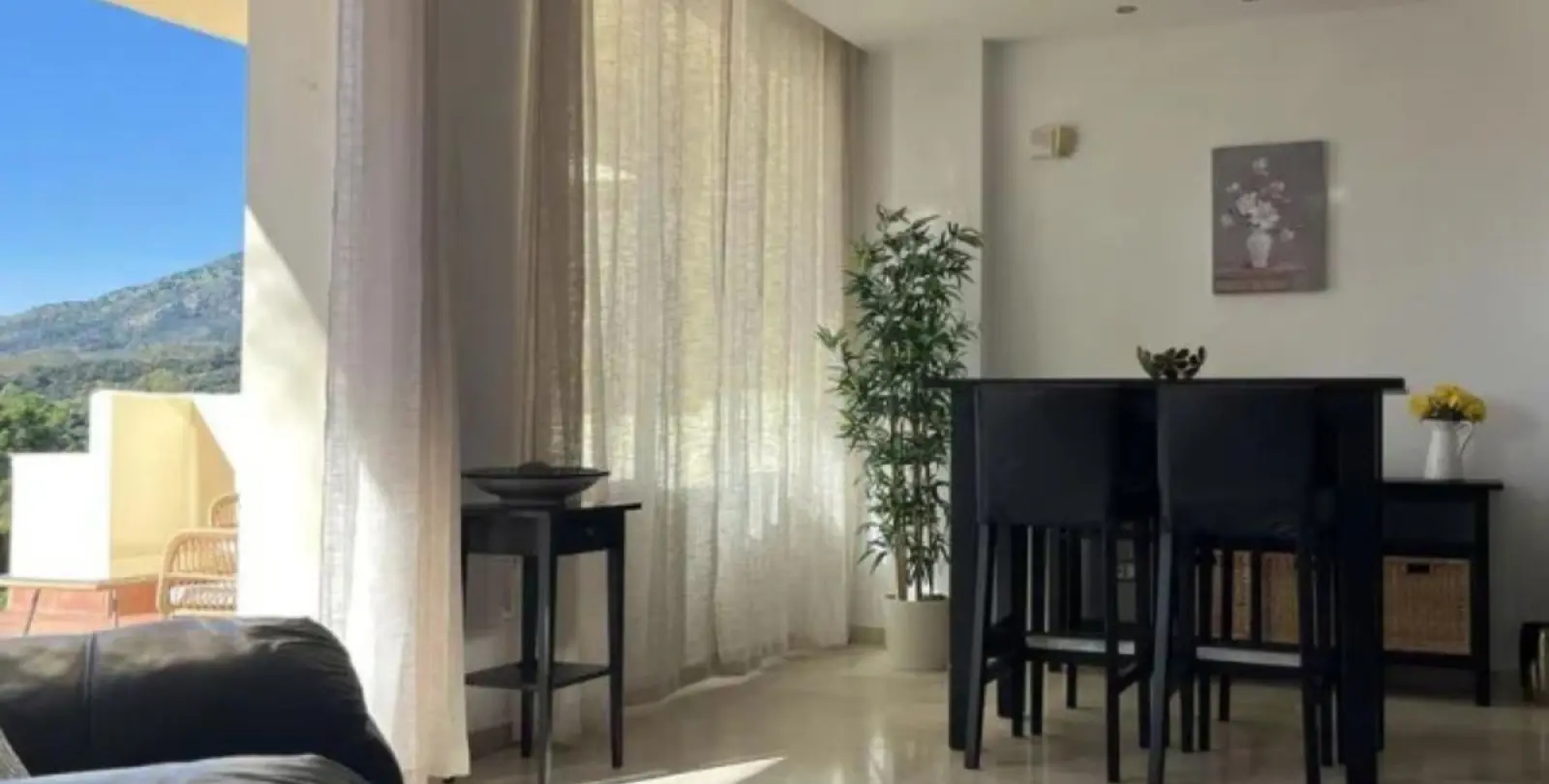 Sale of ground floor apartment in Benahavís 8