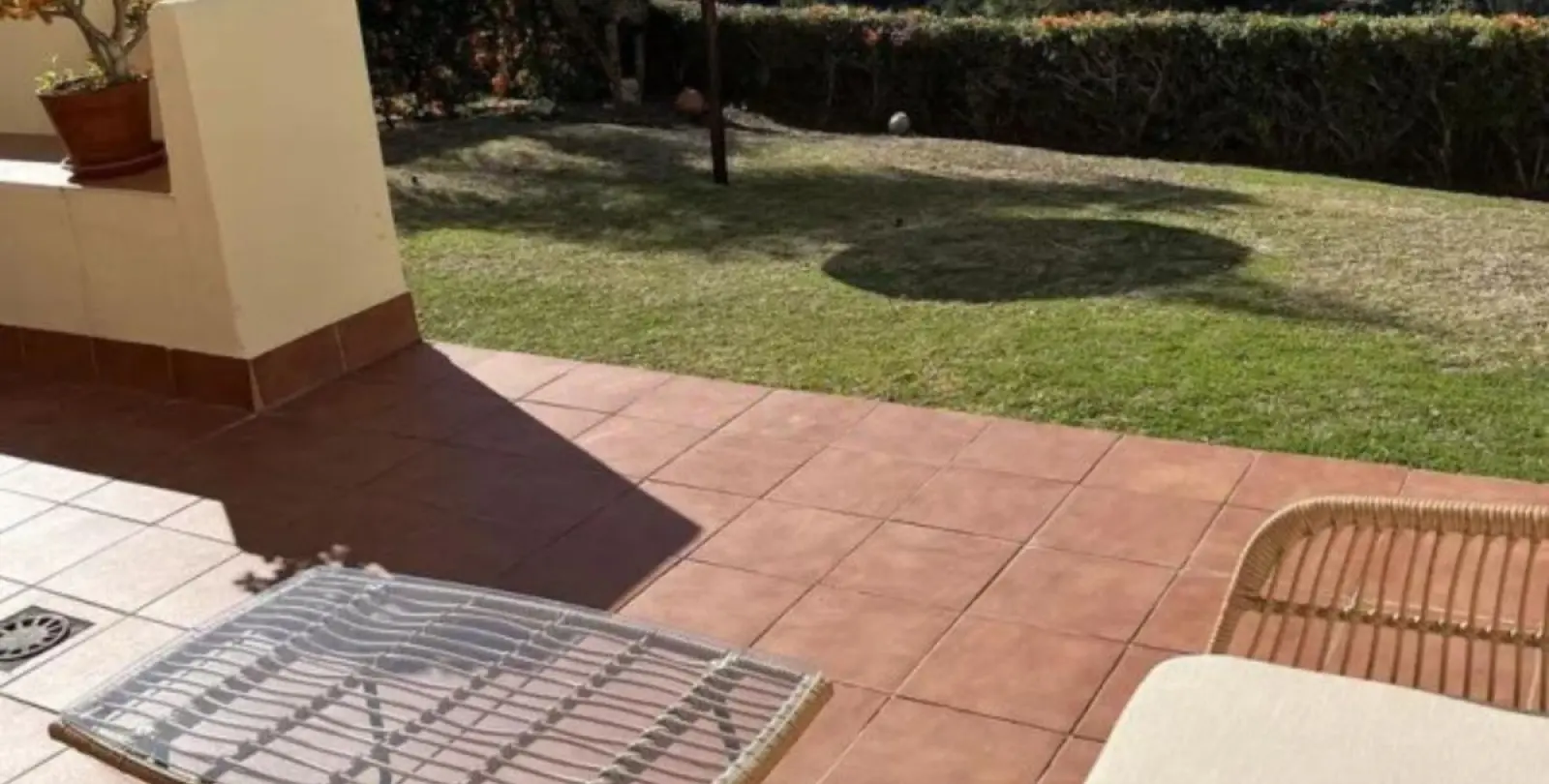 Sale of ground floor apartment in Benahavís 11