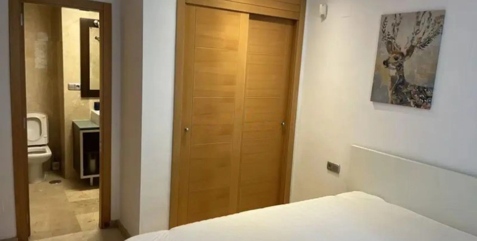Sale of ground floor apartment in Benahavís 17