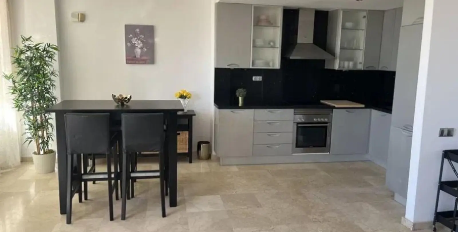 Sale of ground floor apartment in Benahavís 28