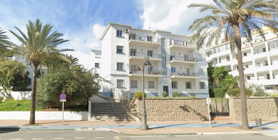 Продажа апартаментов на среднем этаже в Estepona 4