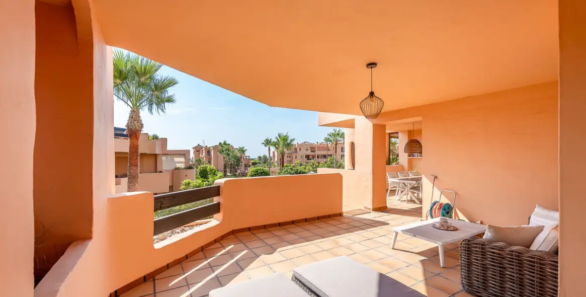 Venta de apartamento en planta baja en Doña Julia 10