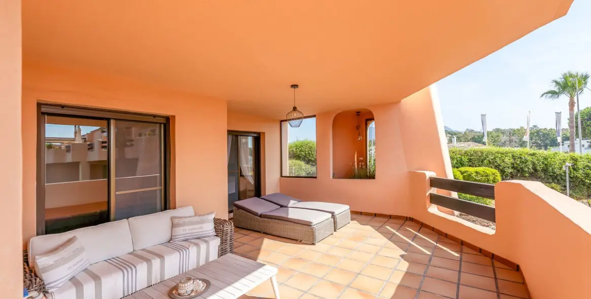 Venta de apartamento en planta baja en Doña Julia 11