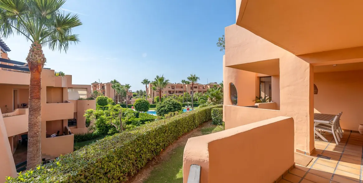 Venta de apartamento en planta baja en Doña Julia 14