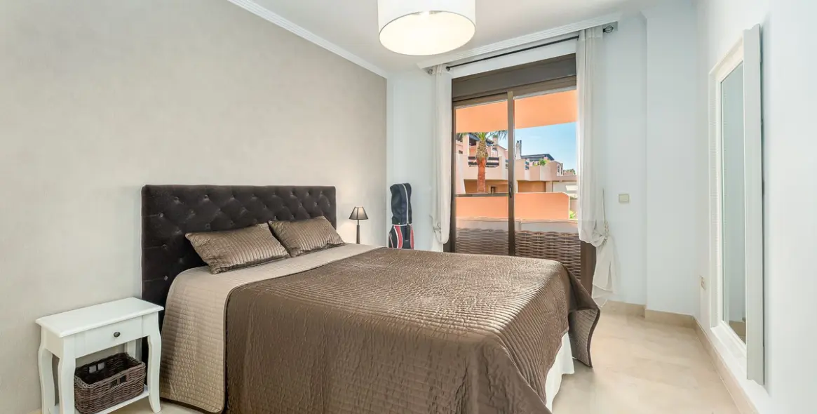 Venta de apartamento en planta baja en Doña Julia 17