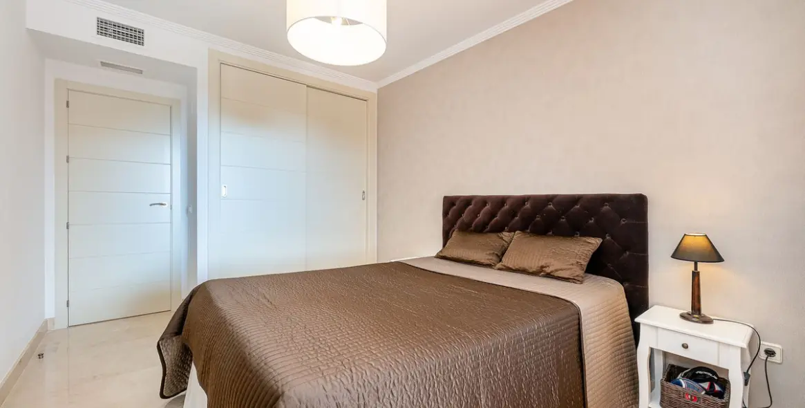 Venta de apartamento en planta baja en Doña Julia 18