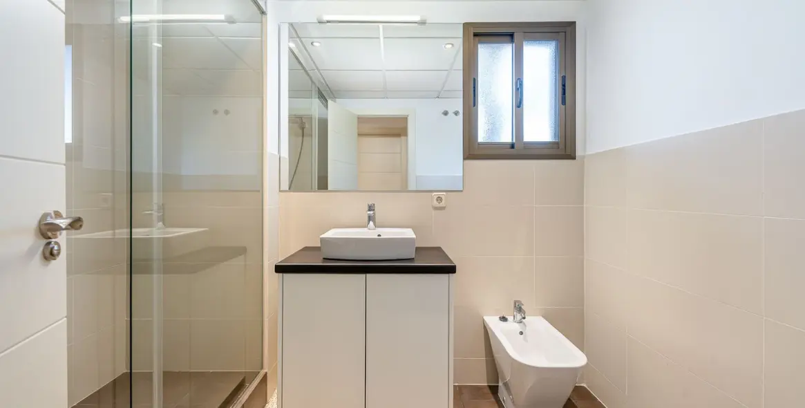 Venta de apartamento en planta baja en Doña Julia 19