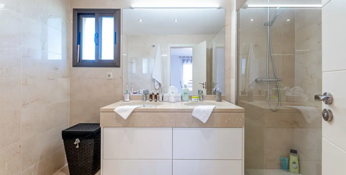 Venta de apartamento en planta baja en Doña Julia 23