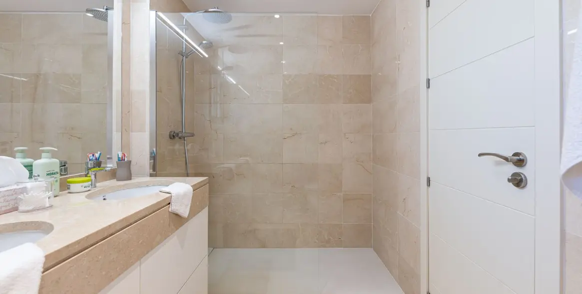 Venta de apartamento en planta baja en Doña Julia 24
