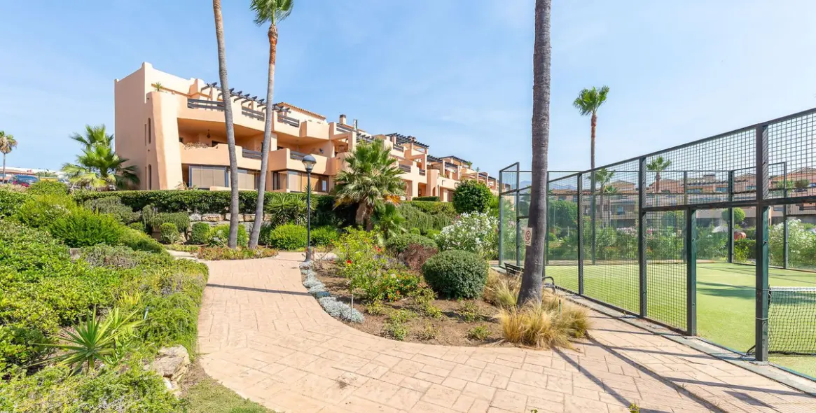 Venta de apartamento en planta baja en Doña Julia 27