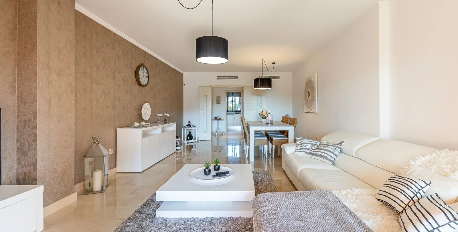 Venta de apartamento en planta baja en Doña Julia 7