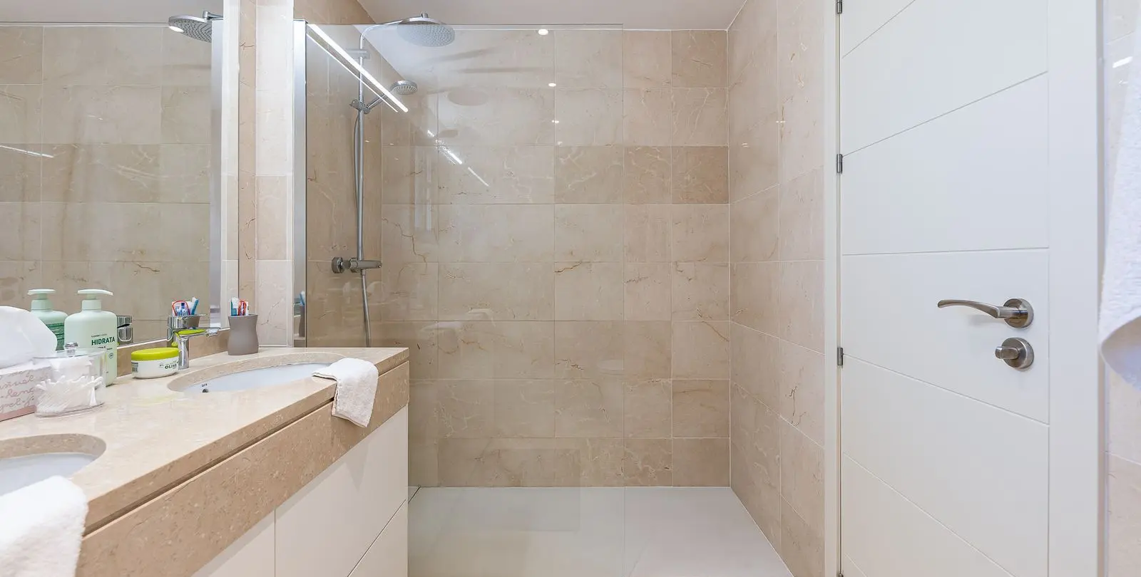 Venta de apartamento en planta baja en Doña Julia 24